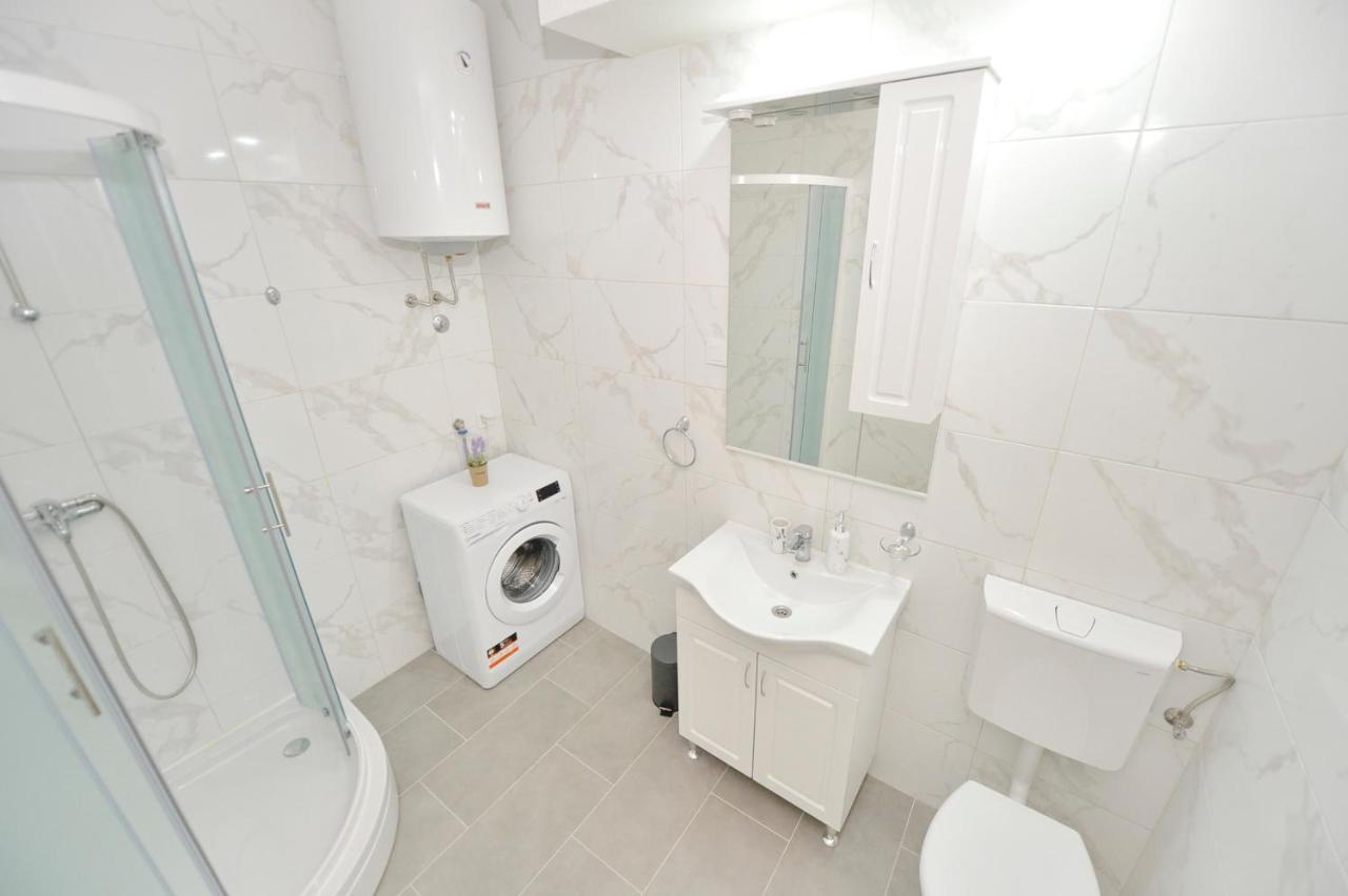 Unico Apartman Kotor Ngoại thất bức ảnh