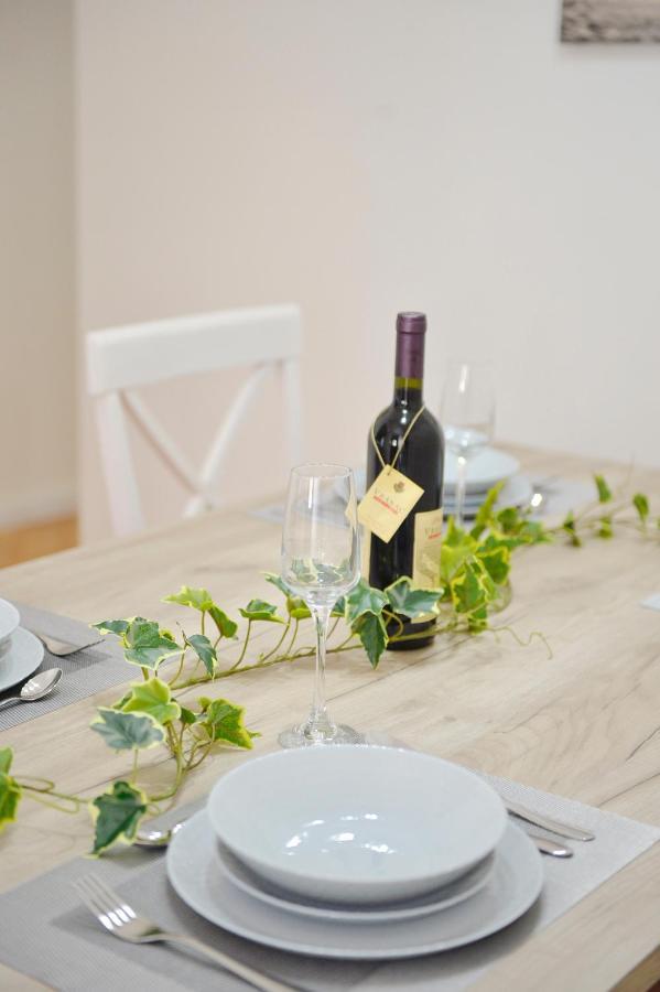 Unico Apartman Kotor Ngoại thất bức ảnh