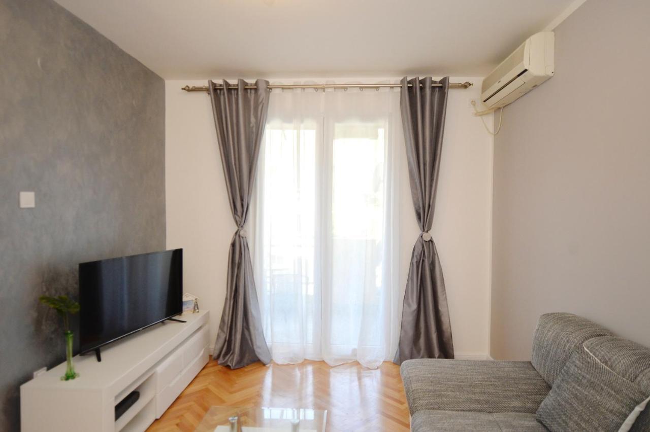 Unico Apartman Kotor Ngoại thất bức ảnh