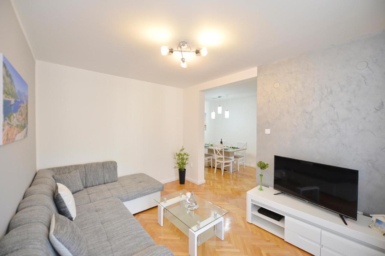 Unico Apartman Kotor Ngoại thất bức ảnh
